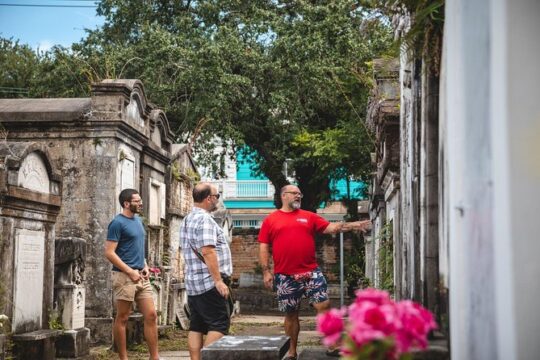 New Orleans Garden District Walking Tour